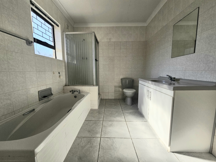 To Let 3 Bedroom Property for Rent in Blue Bend Eastern Cape